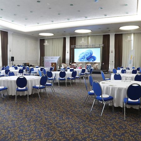 Aleksandar Palace Hotel Congress Center & Spa Skopje Exterior photo